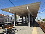 станция Подольск: Навес и турникетный павильон на второй платформе, вид в чётном направлении