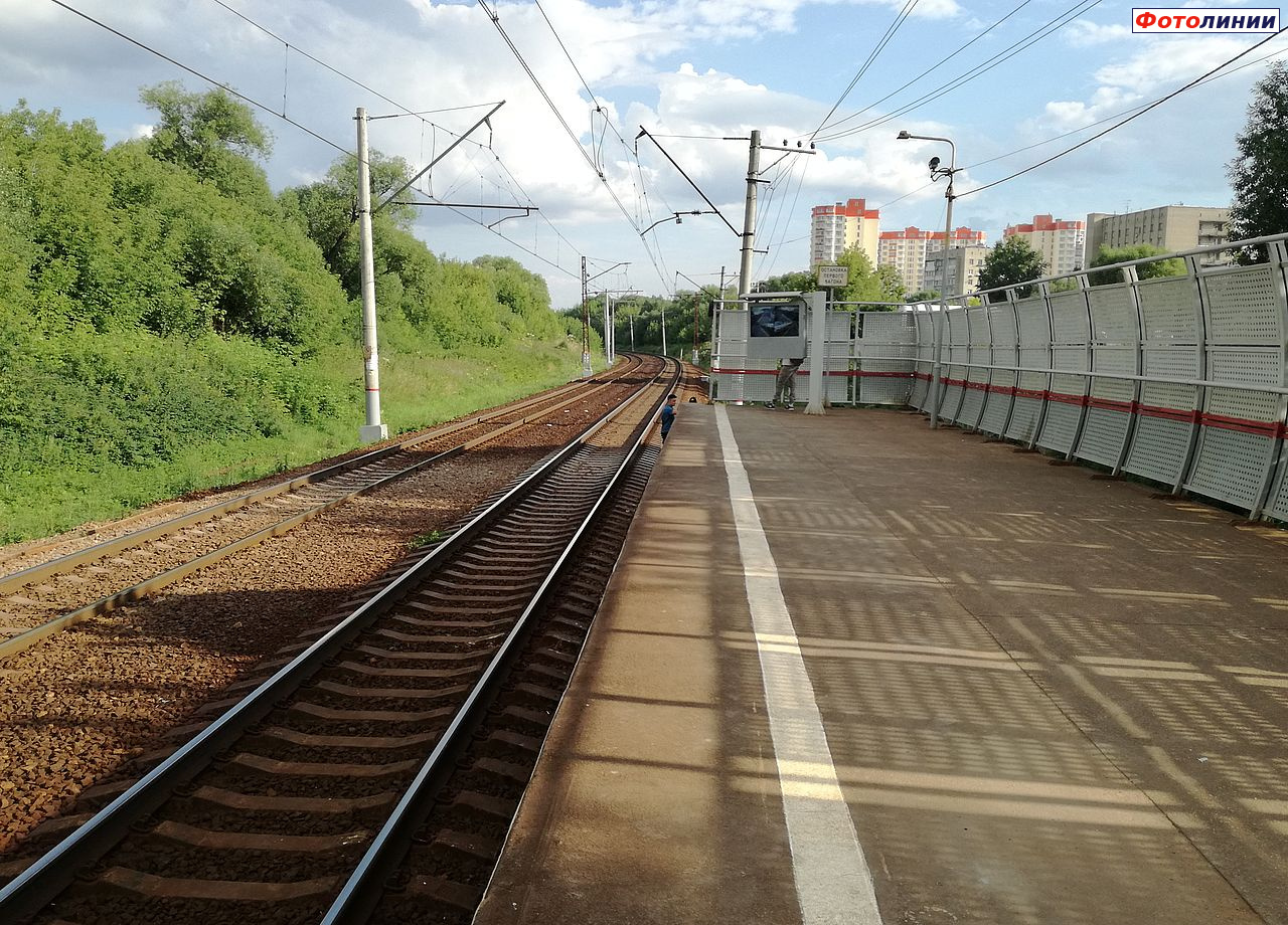 Вид с первой платформы в сторону Подольска