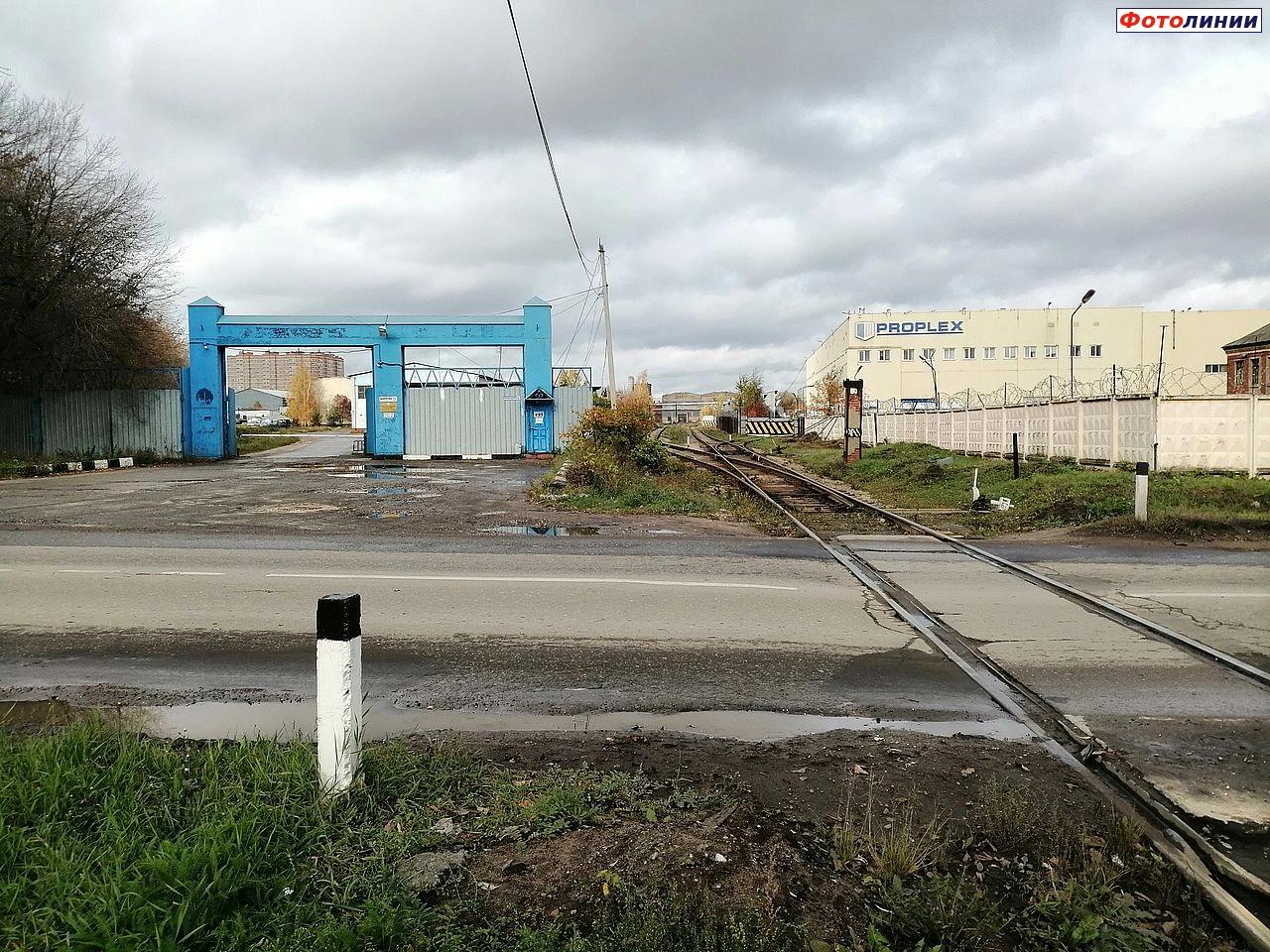 Восточный подъездной путь к Силикатненскому заводу, вид с Быковской ул. в сторону тупиков