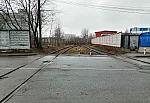 станция Красный Строитель: Подъездные пути к заводу сухих смесей, вид с Никопольской ул. в сторону пассажирских путей