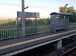 о.п. 191 км: Табличка и пассажирский павильон на первой платформе