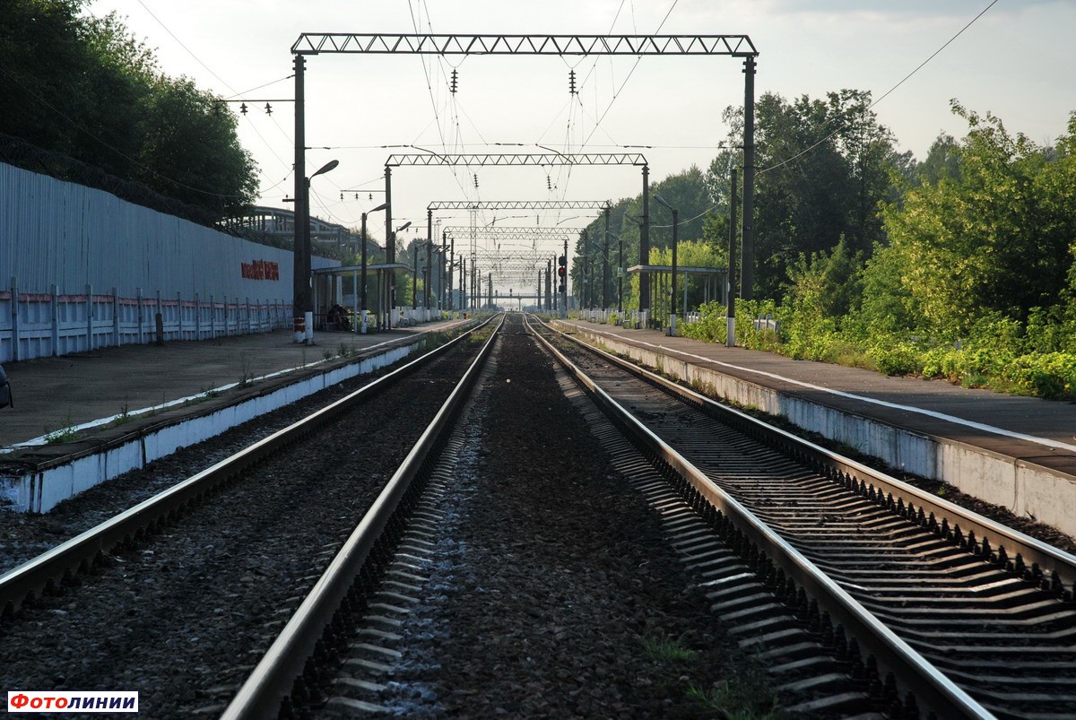 Вид платформ в сторону Жуковки