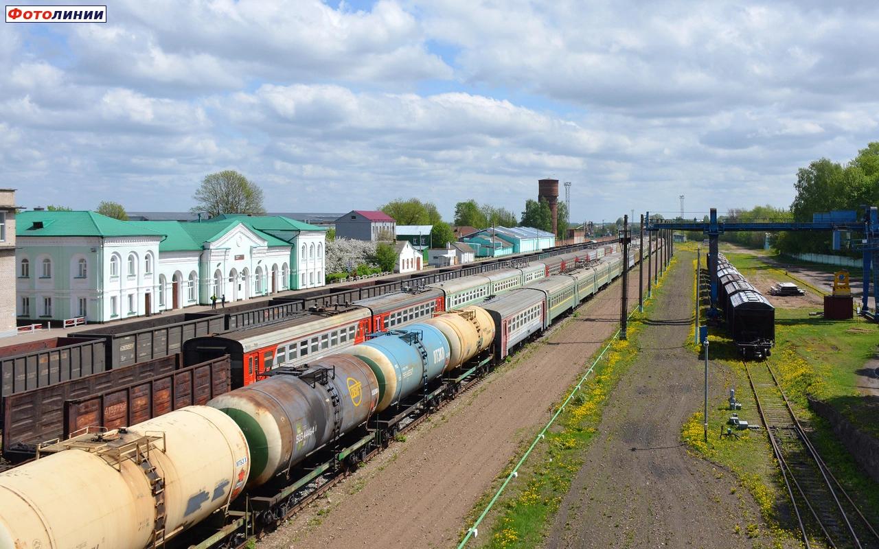 Вид с пешеходного моста в сторону Брянска