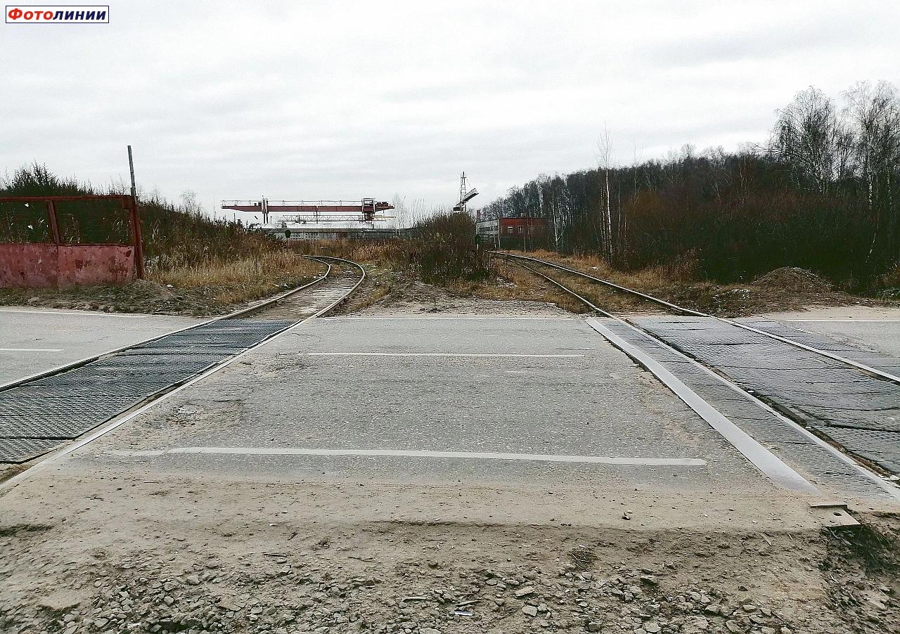 Подъездные пути к промбазе СМУ-158 АО «Трансинжстрой», вид с Железнодорожной ул. на юг