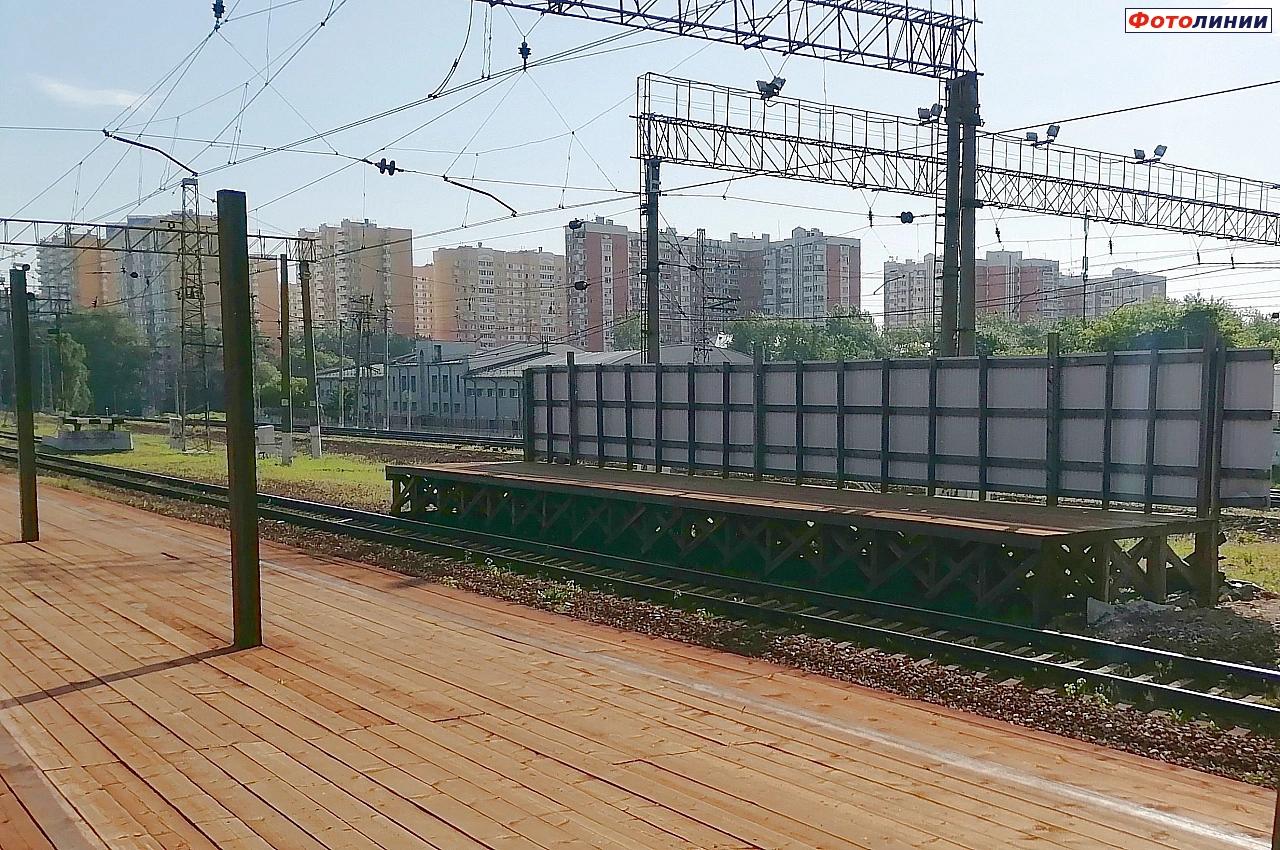Временные пристройки к платформам с северной стороны