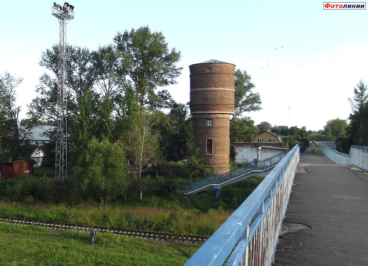 Вид с моста на водонапорную башню