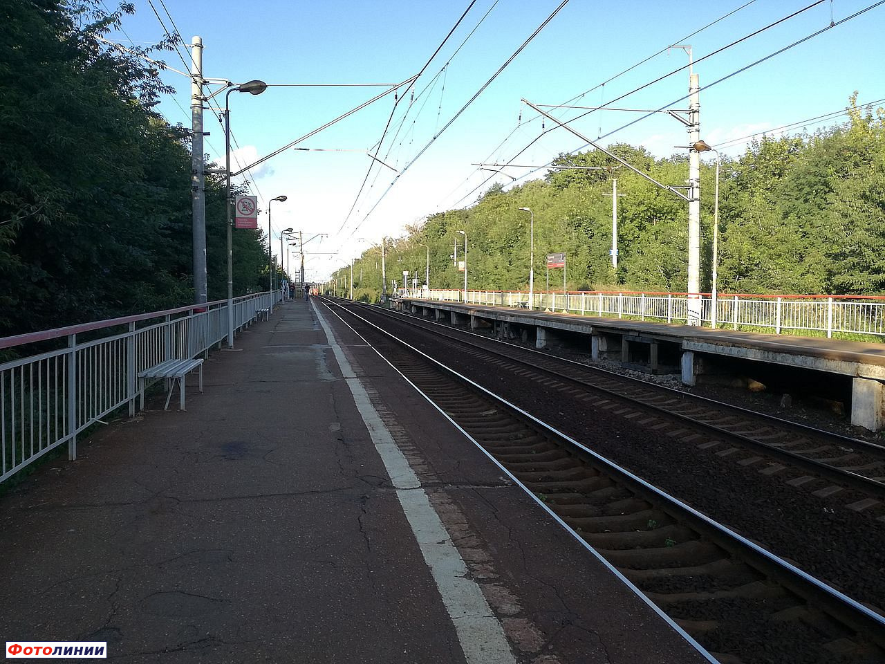 Вид с первой платформы в сторону Москвы