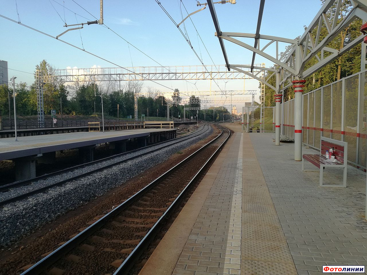 Вид в чётном направлении с новой платформы в сторону Белорусского вокзала