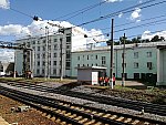 станция Москва-Пассажирская-Смоленская: Здания локомотивного депо им. Ильича с северной стороны, вид в чётном направлении