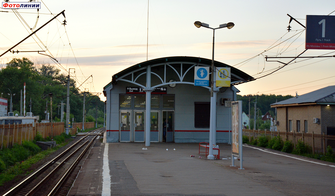 Пассажирский павильон, вид с платформы