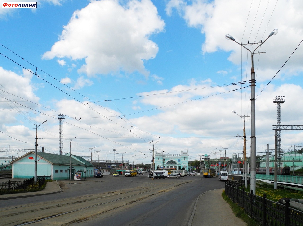 Вид на привокзальную площадь с Вокзальной улицы (со стороны Вязьмы)