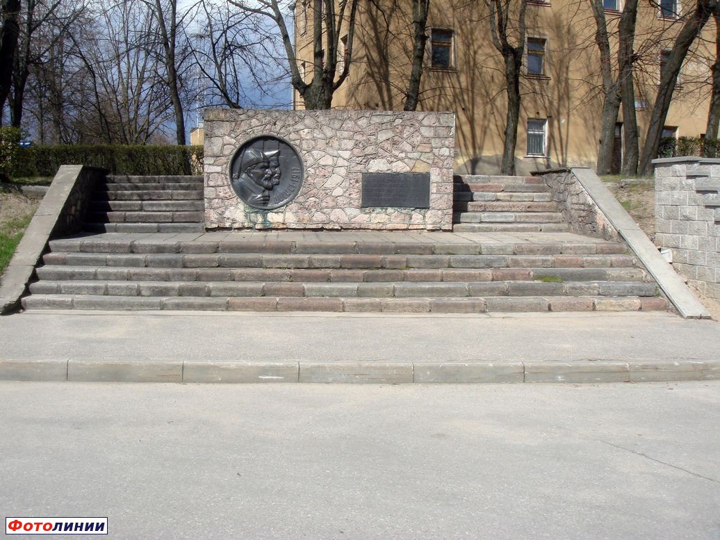 Памятник революционным солдатам 5-ой армии - Двинцам героям великого октября