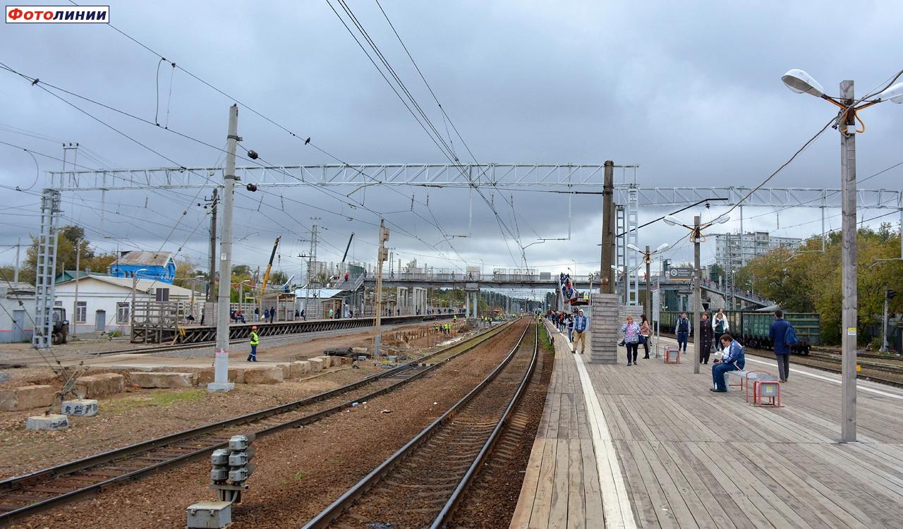 Реконструкция станции. Вид с временной платформы № 2 в сторону Москвы