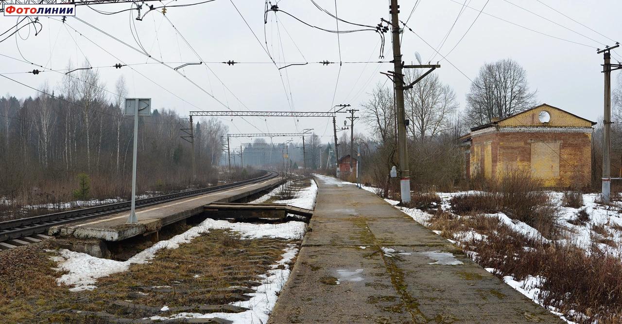 Вид со старой платформы в сторону ст. Иванцево