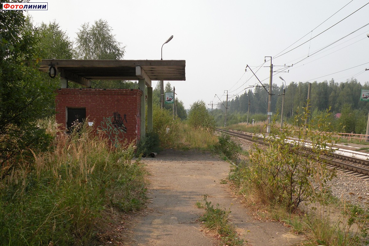 Вид с неиспользуемой платформы в сторону Поварово