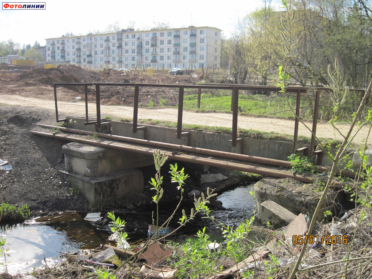 Бывший железнодорожный мост около платформы (ныне не существует)