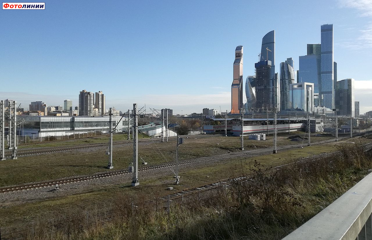 Вид с моста, слева-соединительный путь Пресня-Москва-Тов.-Смоленская
