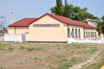 станция Нижнеднепровск-Узел: Здание с табличкой на северной стороне