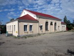 станция Таврическ: Пассажирское здание, вид со стороны г. Васильевка