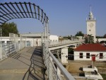 станция Симферополь: Пешеходный мост и башня с вокзальными часами