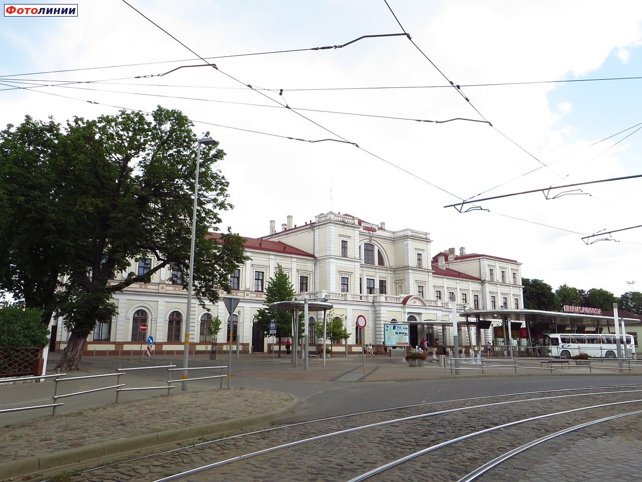 Вид на вокзал со стороны города