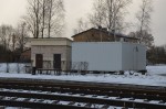 станция Слампе: Хозпостройка и контейнер с оборудованием