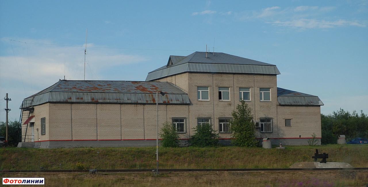 Здание на станции