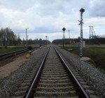 станция Элкшкене: Переезд и заградительные светофоры A32 и A12
