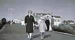 На пассажирской платформе, 1960-е гг