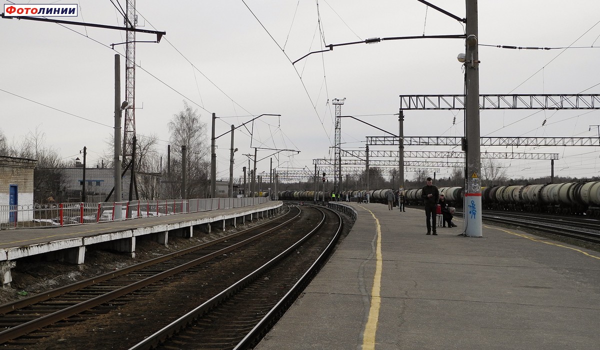 Вид с платформы в сторону Нижнего Новгорода
