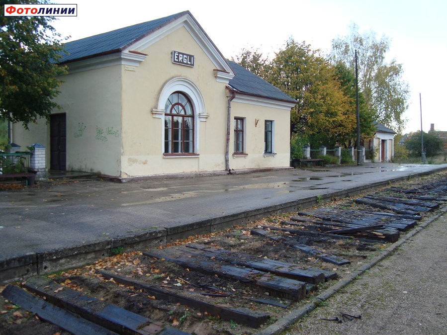 Здание вокзала и платформы (после демонтажа)